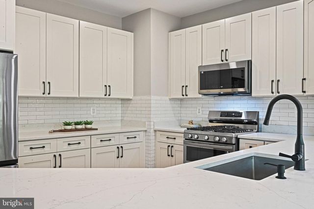 13102 FOREST MIST LN, Fairfax, VA 22033