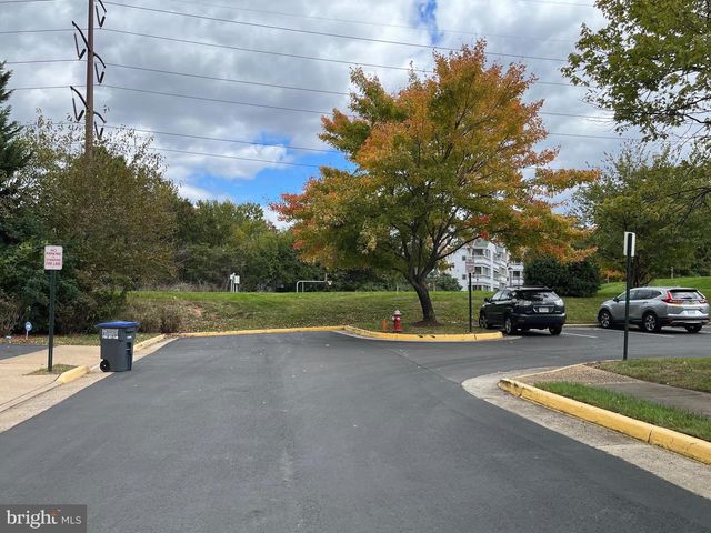 13102 FOREST MIST LN, Fairfax, VA 22033