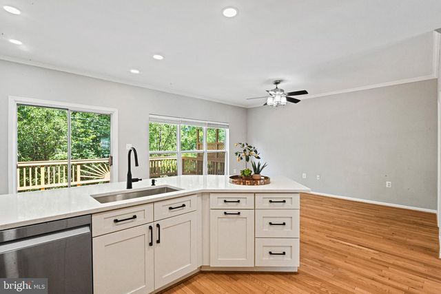 13102 FOREST MIST LN, Fairfax, VA 22033