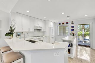 7742 Emerald CIR # V203, Naples, FL 34109