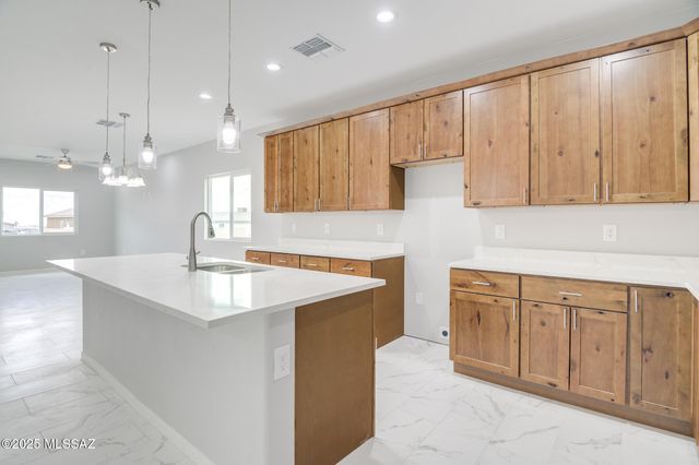 225 S Atlanta Street, Vail, AZ 85641