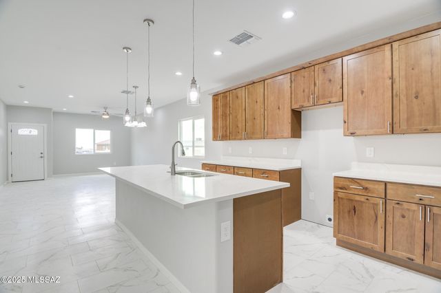 225 S Atlanta Street, Vail, AZ 85641