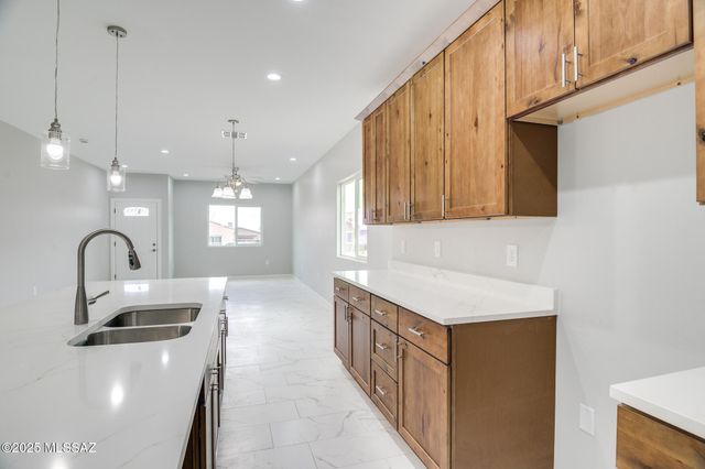 225 S Atlanta Street, Vail, AZ 85641