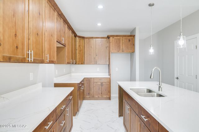 225 S Atlanta Street, Vail, AZ 85641