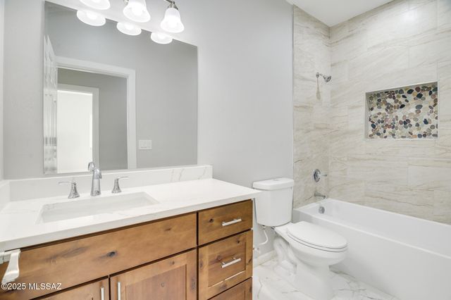 225 S Atlanta Street, Vail, AZ 85641