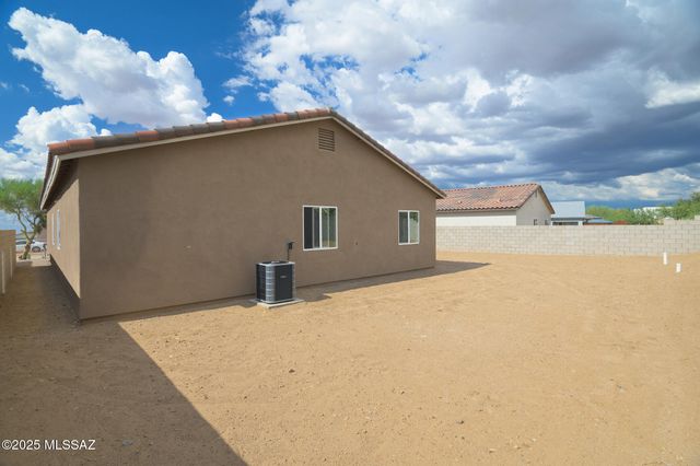 225 S Atlanta Street, Vail, AZ 85641