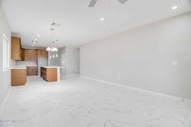 225 S Atlanta Street, Vail, AZ 85641