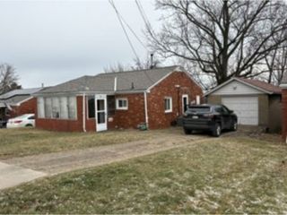 104 Delrose Dr, Liberty Boro, PA 15133
