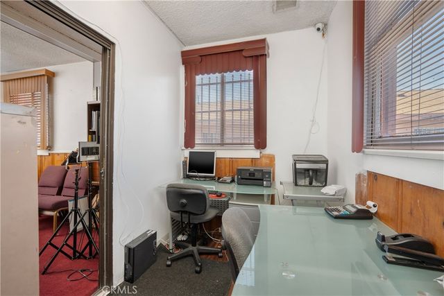 8461 San Pedro Street, Los Angeles, CA 90003