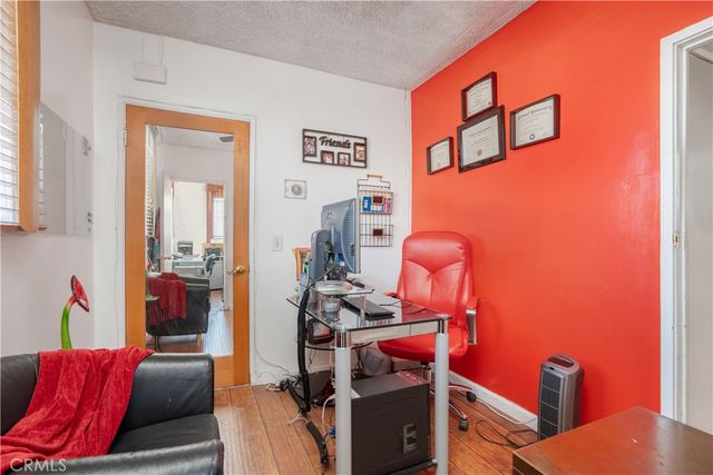 8461 San Pedro Street, Los Angeles, CA 90003