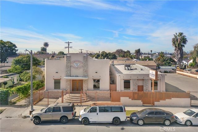 8461 San Pedro Street, Los Angeles, CA 90003
