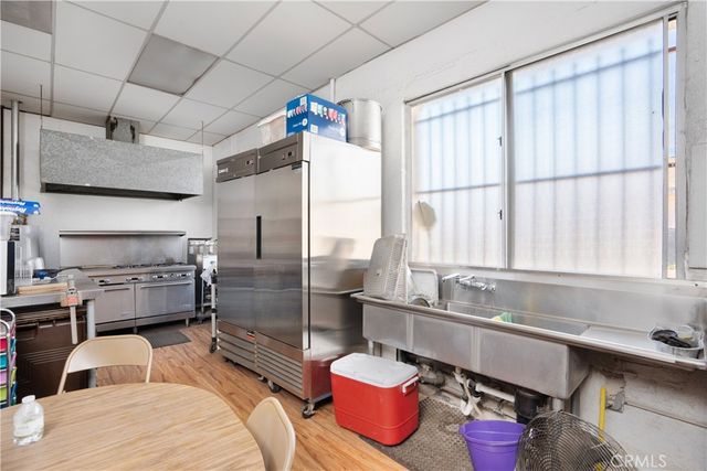 8461 San Pedro Street, Los Angeles, CA 90003