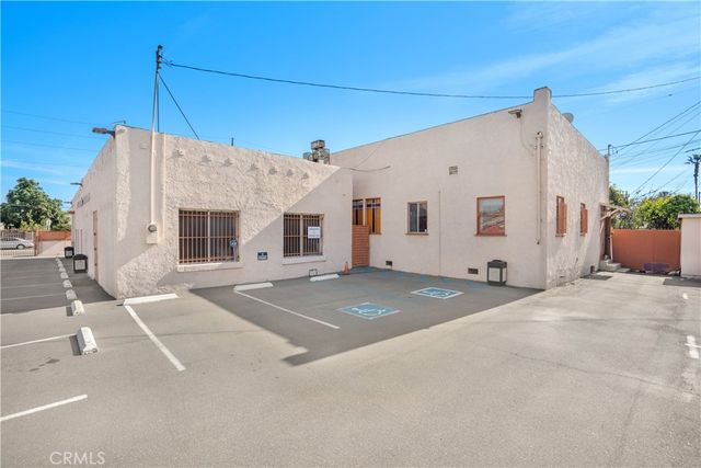 8461 San Pedro Street, Los Angeles, CA 90003