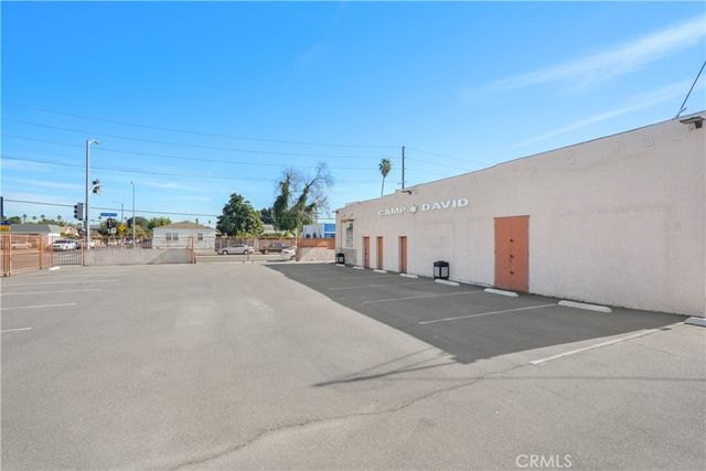 8461 San Pedro Street, Los Angeles, CA 90003