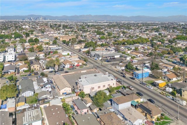 8461 San Pedro Street, Los Angeles, CA 90003