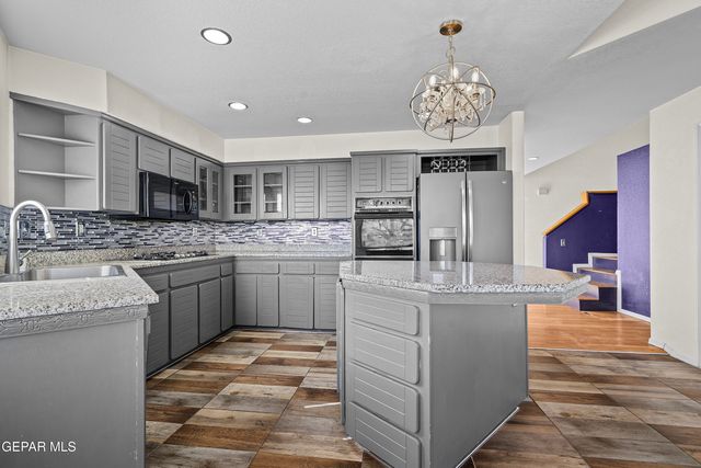 624 SKYDALE Drive, El Paso, TX 79912