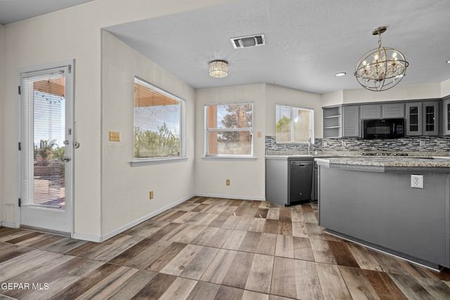 624 SKYDALE Drive, El Paso, TX 79912