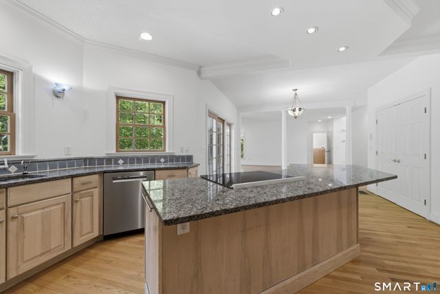 7 Mountainside Road, West Hartford, CT 06107