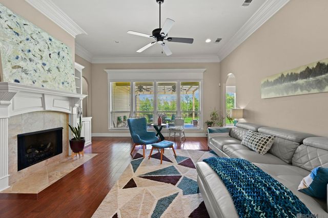 10753 Hilltree Dr, Baton Rouge, LA 70810