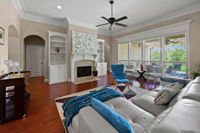 10753 Hilltree Dr, Baton Rouge, LA 70810
