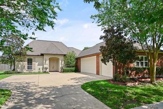 10753 Hilltree Dr, Baton Rouge, LA 70810