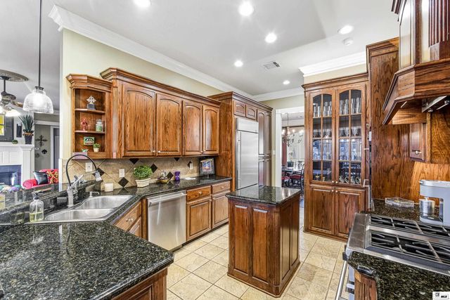 110 ST CHARLES CIRCLE, Monroe, LA 71203