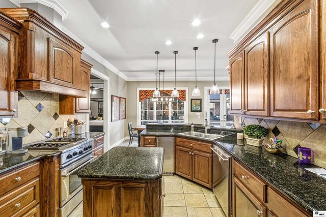 110 ST CHARLES CIRCLE, Monroe, LA 71203