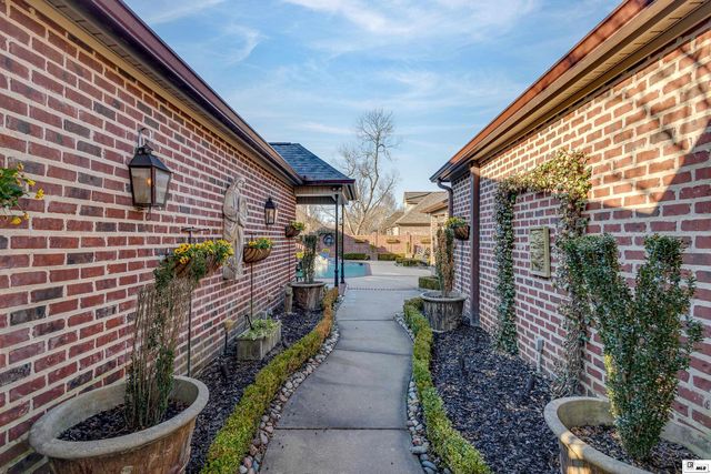 110 ST CHARLES CIRCLE, Monroe, LA 71203