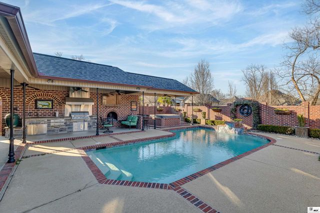 110 ST CHARLES CIRCLE, Monroe, LA 71203