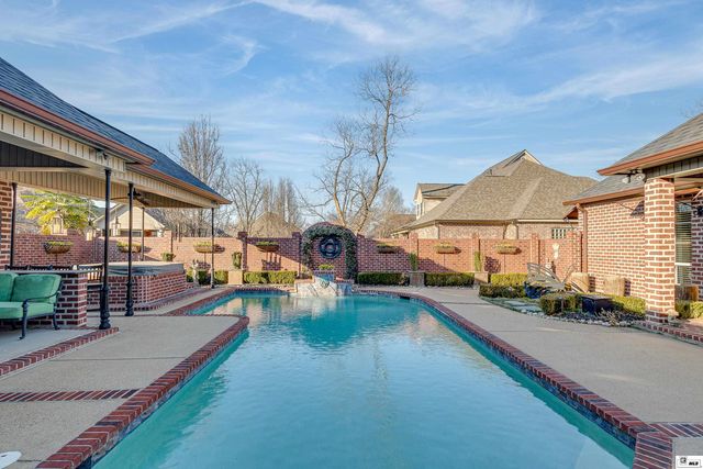 110 ST CHARLES CIRCLE, Monroe, LA 71203