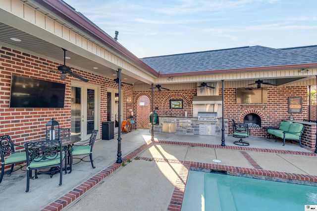 110 ST CHARLES CIRCLE, Monroe, LA 71203