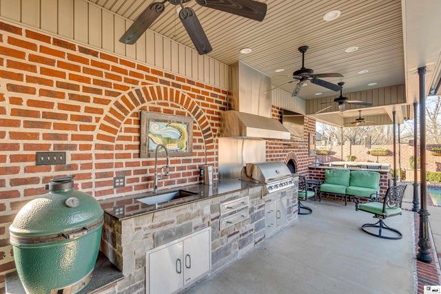 110 ST CHARLES CIRCLE, Monroe, LA 71203