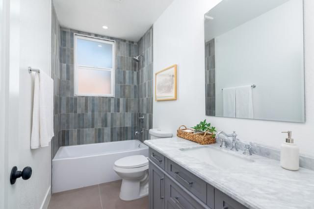 7284 W Point Ave, La Mesa, CA 91942