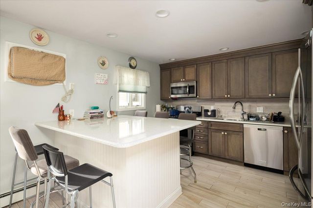 61 Cedar Street, Massapequa, NY 11758