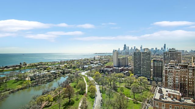 2500 N Lakeview Avenue 3002, Chicago, IL 60614
