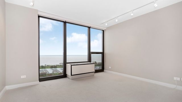 2500 N Lakeview Avenue 3002, Chicago, IL 60614