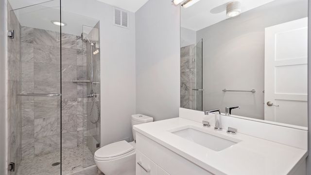 2500 N Lakeview Avenue 3002, Chicago, IL 60614