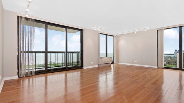 2500 N Lakeview Avenue 3002, Chicago, IL 60614