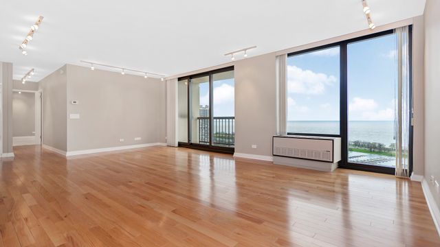 2500 N Lakeview Avenue 3002, Chicago, IL 60614