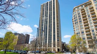 2500 N Lakeview Avenue 3002, Chicago, IL 60614