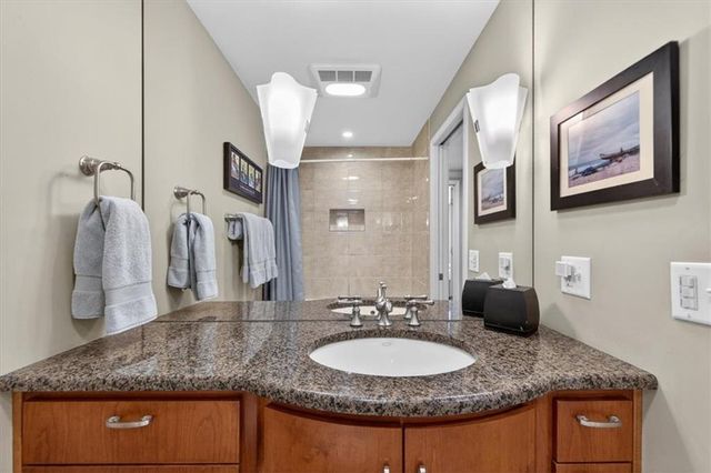 121 W 48th Street 808, Kansas City, MO 64112