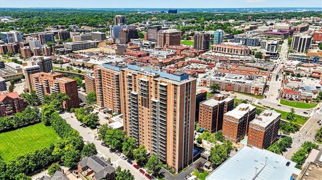 121 W 48th Street 808, Kansas City, MO 64112
