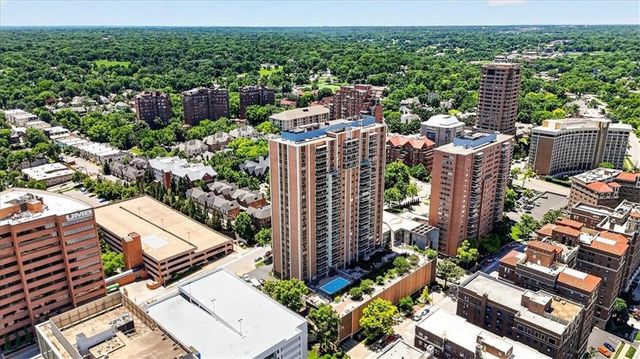 121 W 48th Street 808, Kansas City, MO 64112