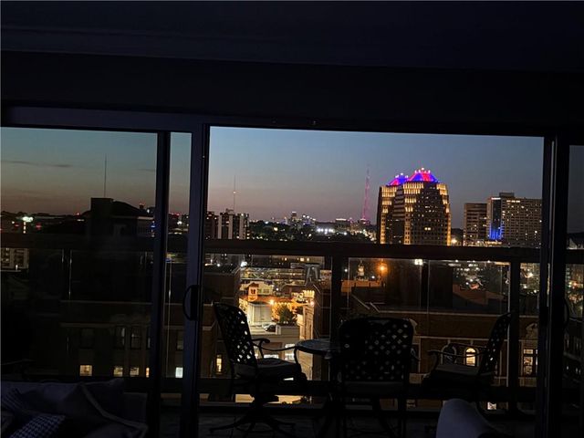 121 W 48th Street 808, Kansas City, MO 64112