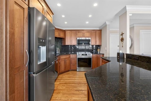 121 W 48th Street 808, Kansas City, MO 64112