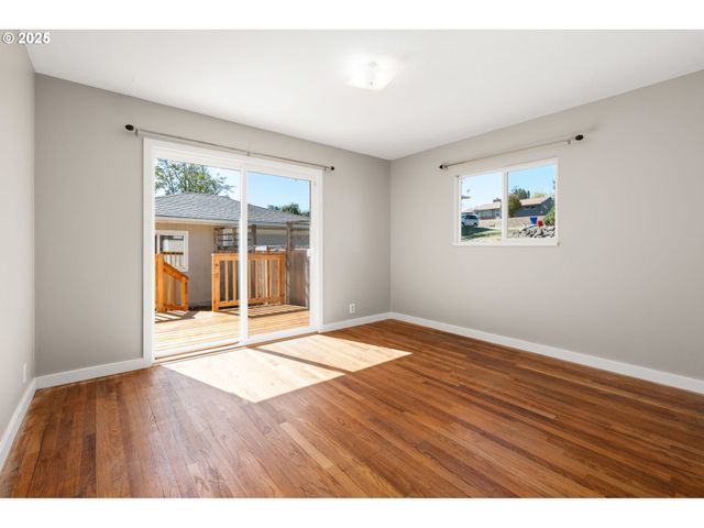 2002 BLOYD St, Kelso, WA 98626