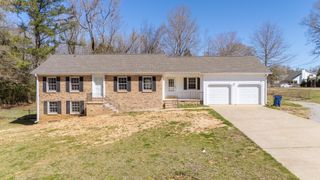100 POPLAR ST, Savannah, TN 38372