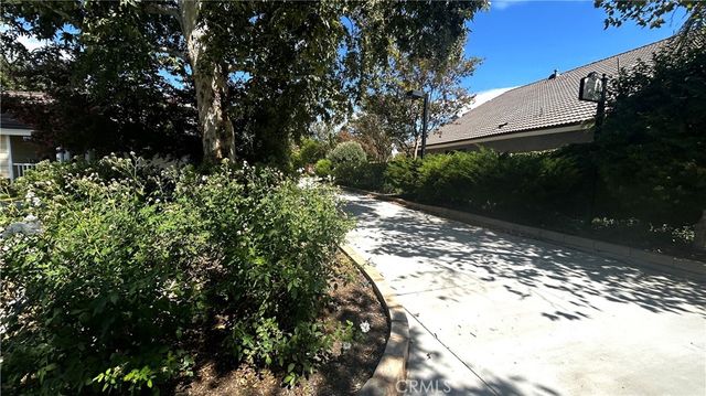 25845 Espinoza Drive, Valencia, CA 91355