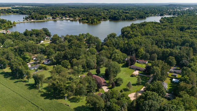 50295 St Joseph Street, Paw Paw, MI 49079
