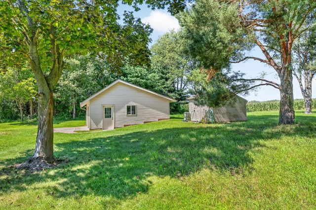 50295 St Joseph Street, Paw Paw, MI 49079